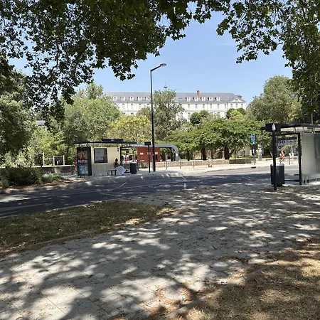아파트 Studio Fonctionnel - Tram & Centre - Parking Gratuit *